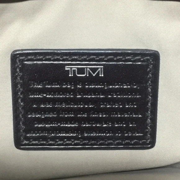 Trade/offer? - TUMI crossbody/shoulder bag. Unisex GUC - Picture 8 of 14